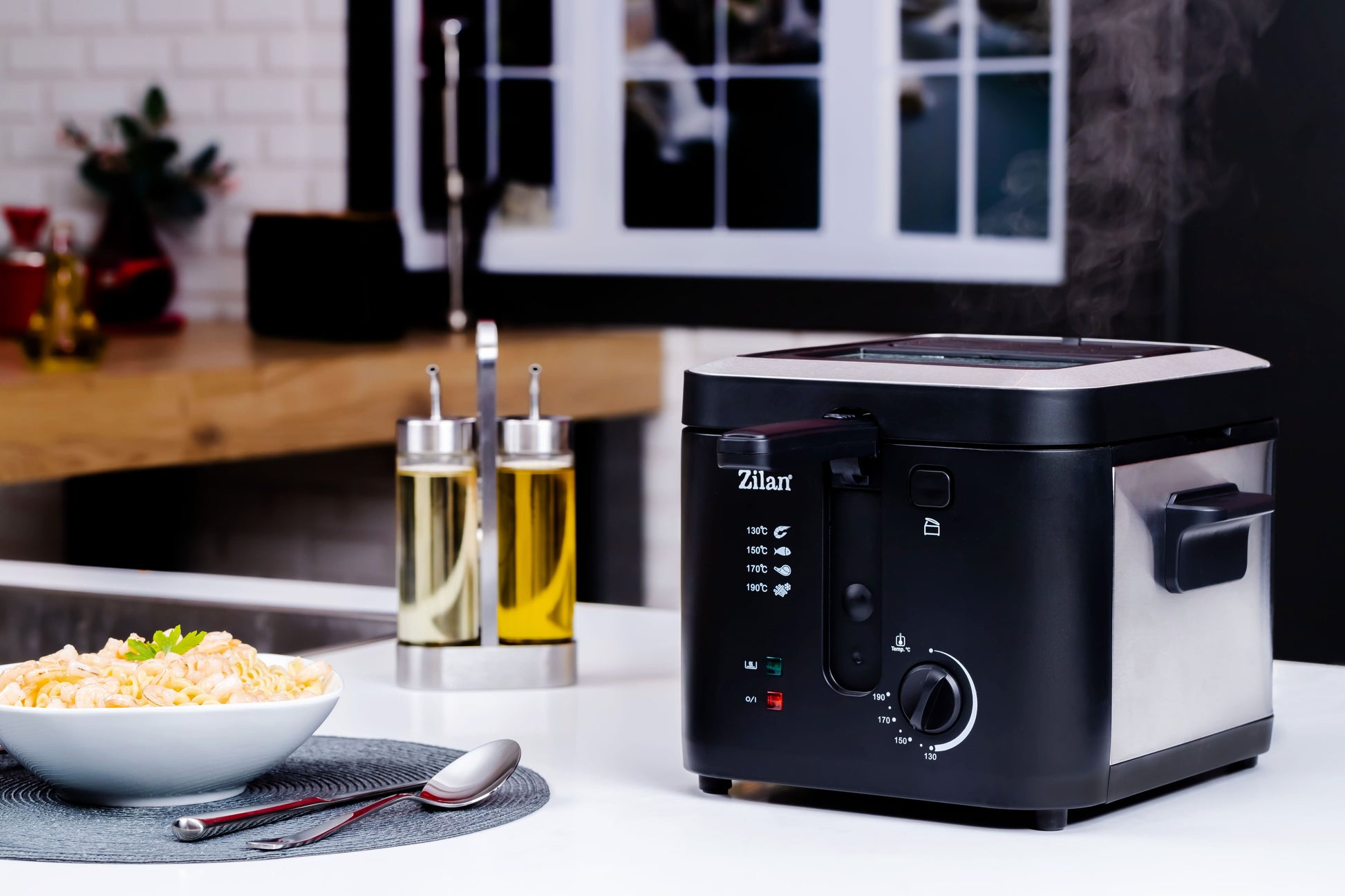 Friteuza Zilan ZLN-0010, 1600 W, 2.5 l, Termostat reglabil, Cuva detasabila, inox