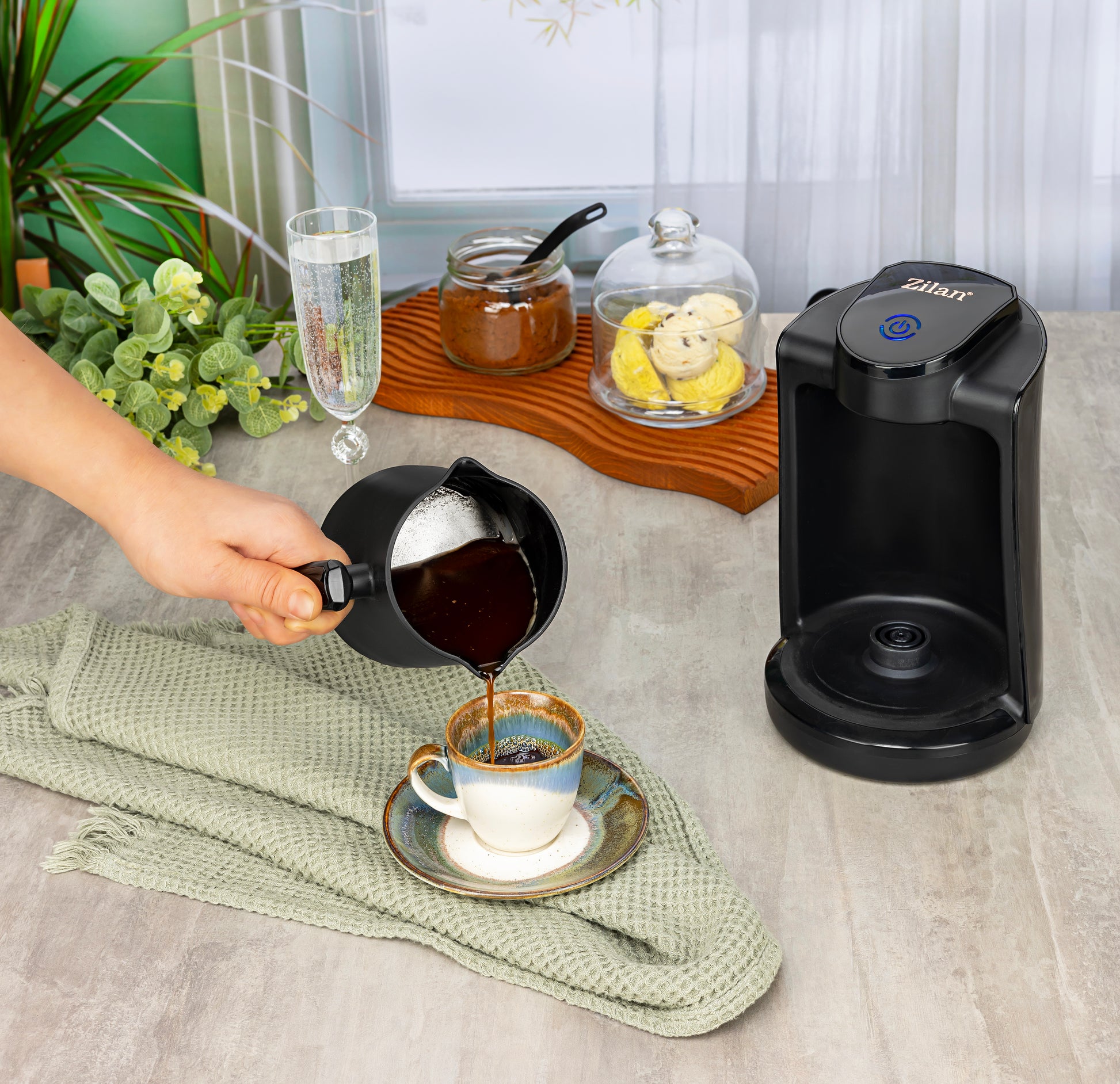 Aparat pentru preparat cafea turceasca Zilan ZLN1284 Negru, Putere 400W, Capacitate 250ml