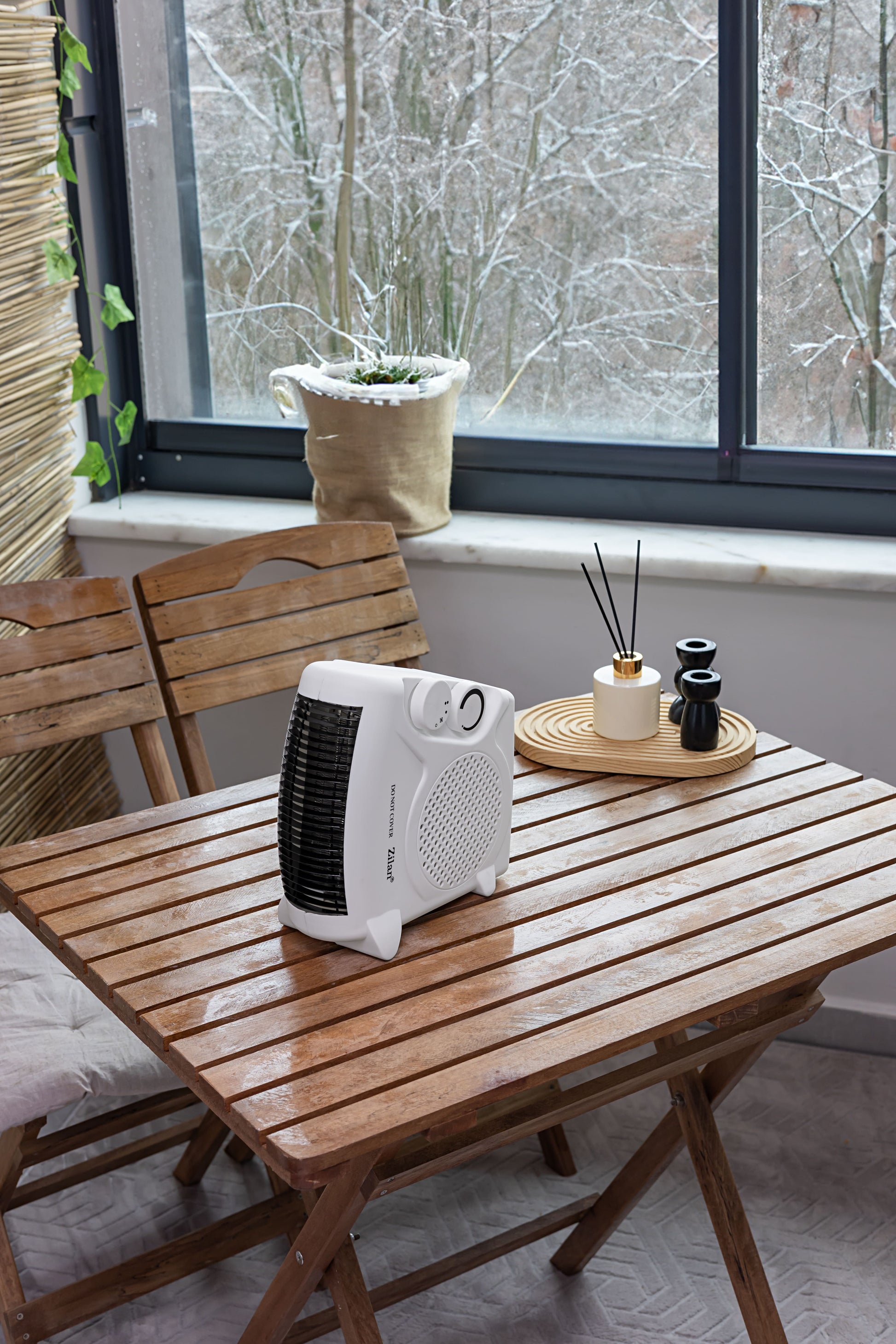 Aeroterma de podea Zilan ZLN5534 Alba, putere 2000W, indicator luminos, termostat reglabil