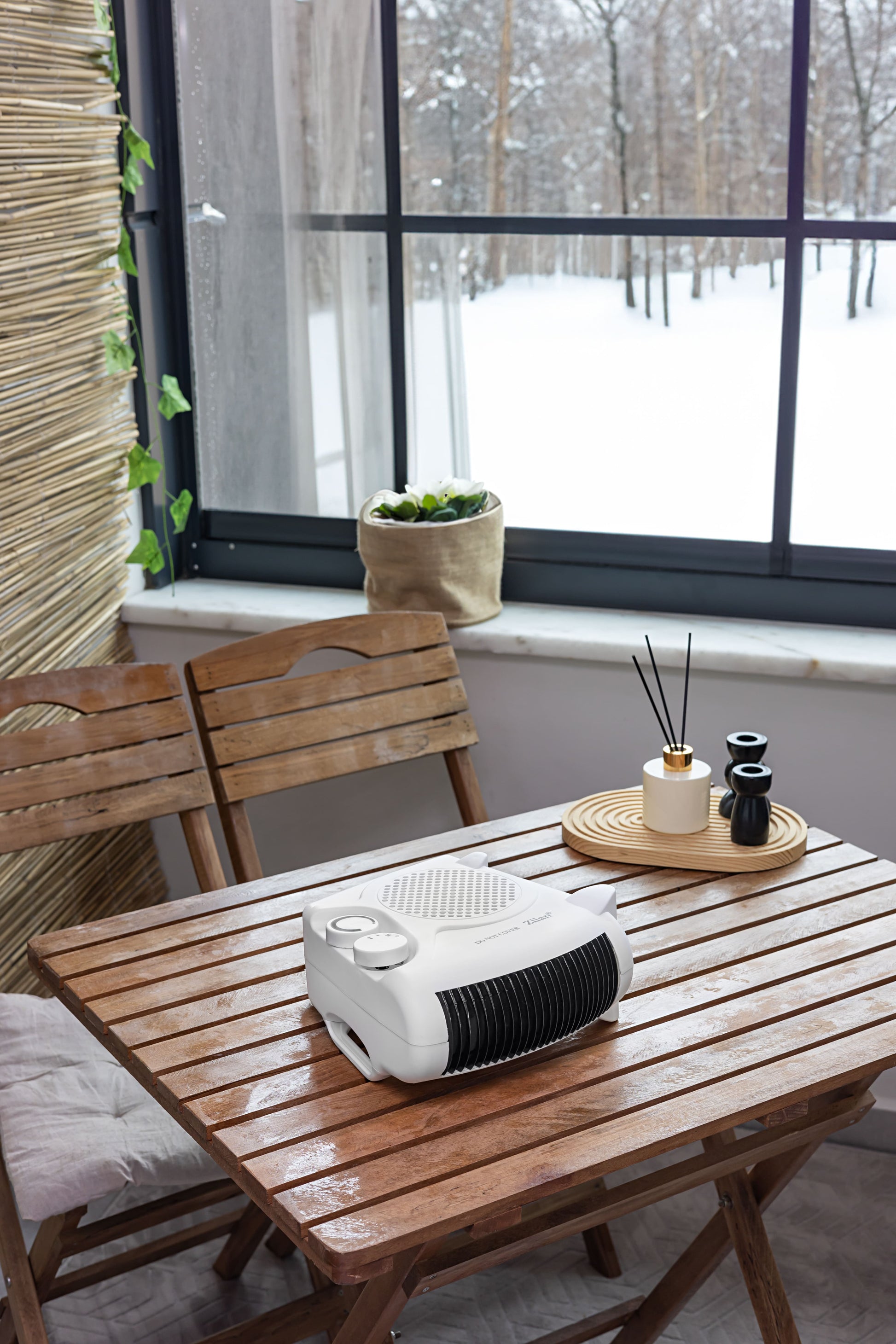 Aeroterma de podea Zilan ZLN5534 Alba, putere 2000W, indicator luminos, termostat reglabil