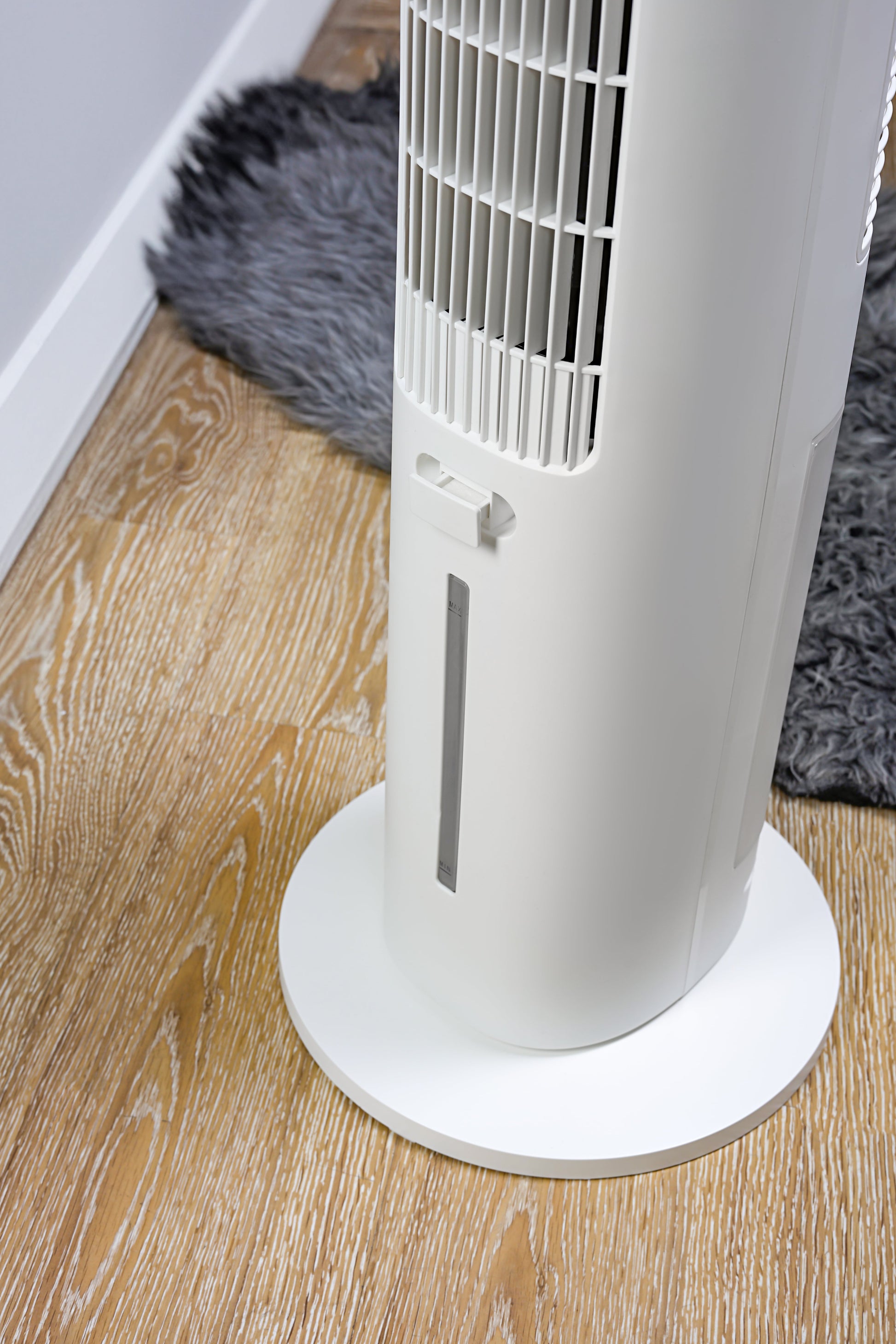 Ventilator Zilan ZLN1030 tip turn, capacitate 3L apa, control prin Touch, 3 trepte de viteza, Timer 12h