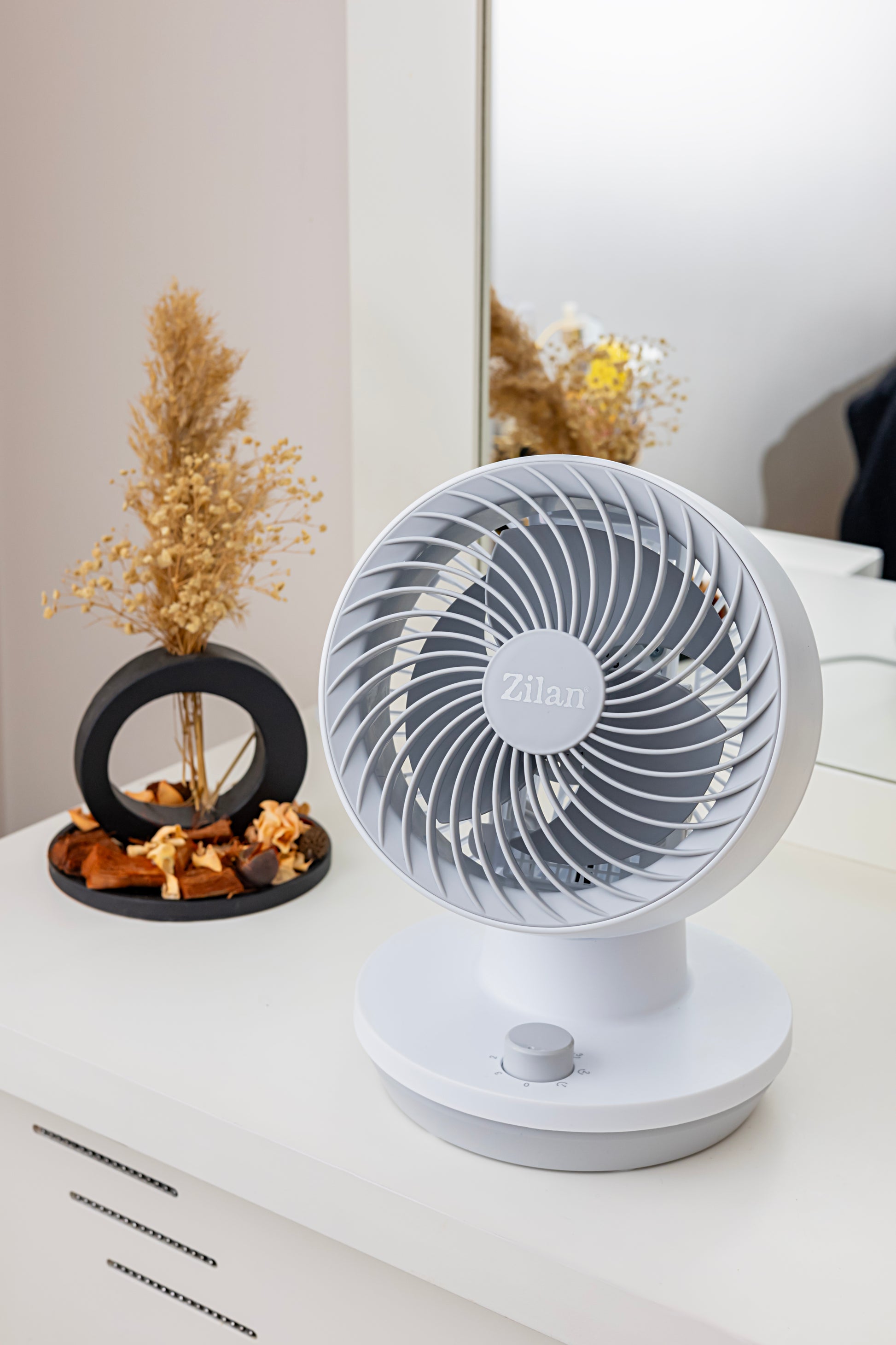 Ventilator de birou Zilan ZLN1009, 3 trepte de viteza, Oscilatie, Putere 45W