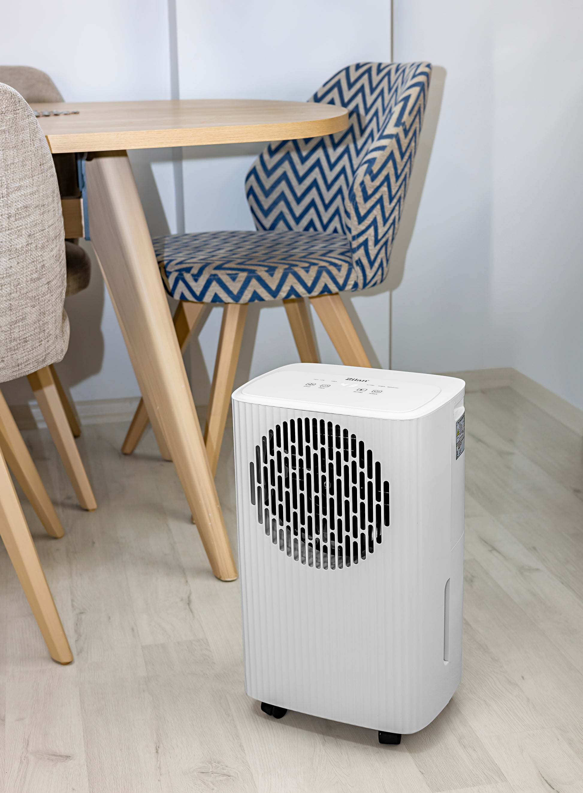 Dezumidificator aer Zilan ZLN1061, Timer, capacitate 10L la 24 de ore, Humidistat reglabil