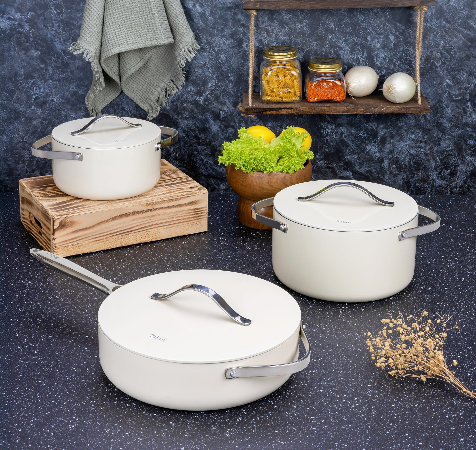 Oala Zilan ZLN0873 din 5 straturi de material, 24 cm diametru, capacitate 5.2l, manere nituite din otel inoxidabil