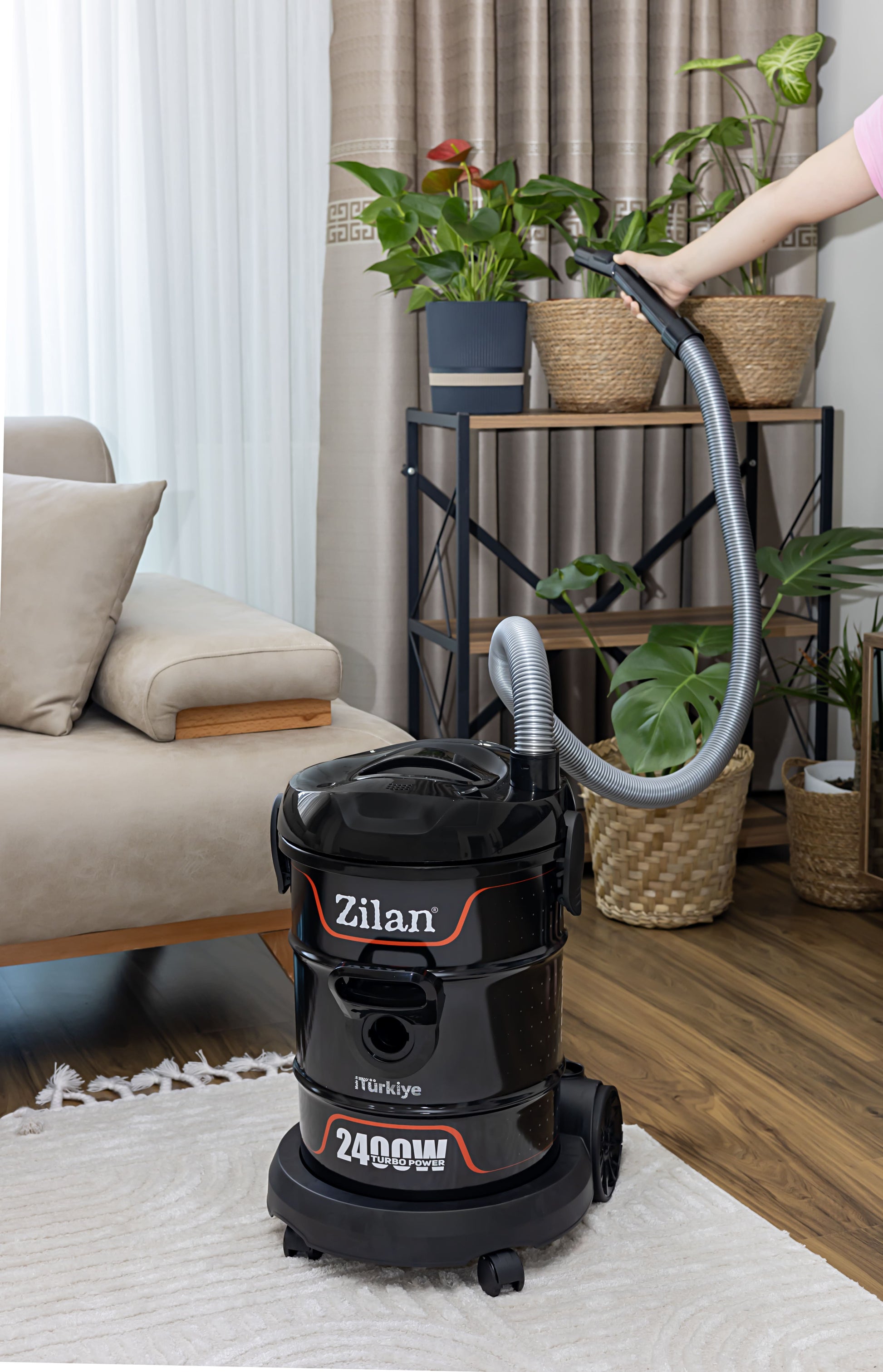 Aspirator Zilan ZLN2006, Putere 2400W, Putere aspirare 200W, Fara sac, Functie de suflare, Capacitate 21L