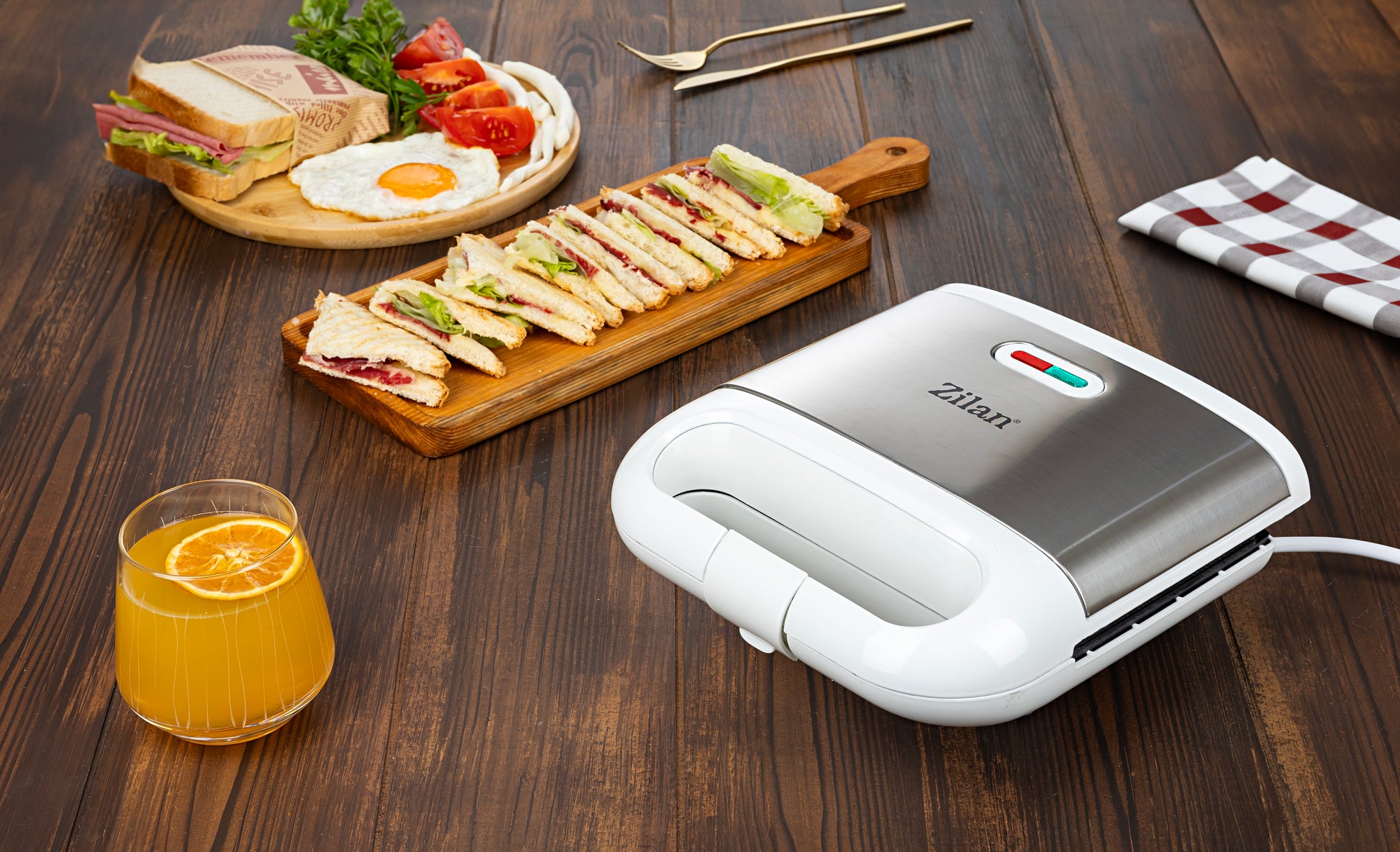 Aparat pentru facut sandwich Zilan ZLN1689, Termostat automat, Indicator luminos, Protectie supraincalzire, Picioruse antiderapante, 800W