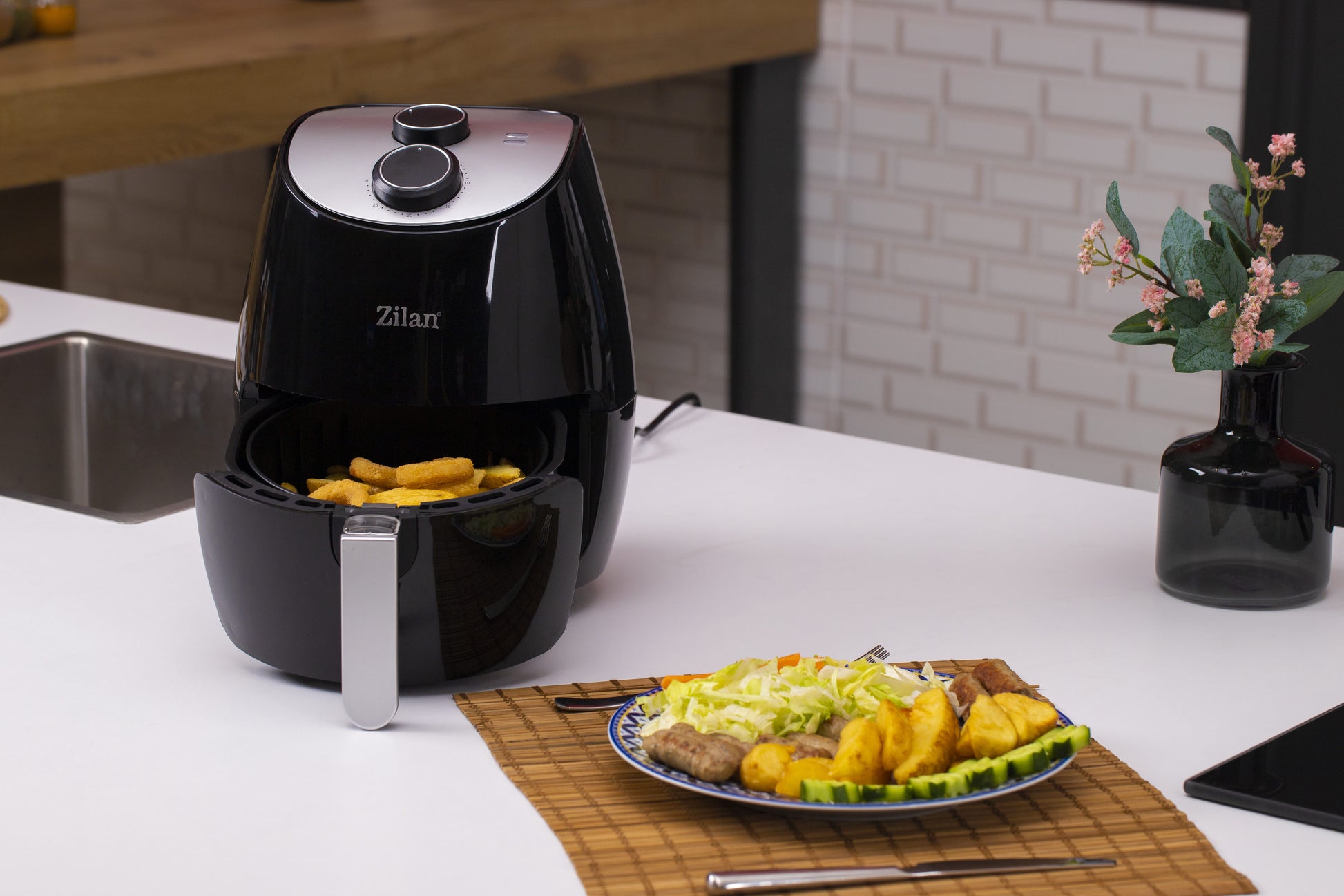 Friteuza Air Fryer, ZILAN ZLN-3598, Negru 1350 W, Capacitate 2.6 L, Timer 30 min,