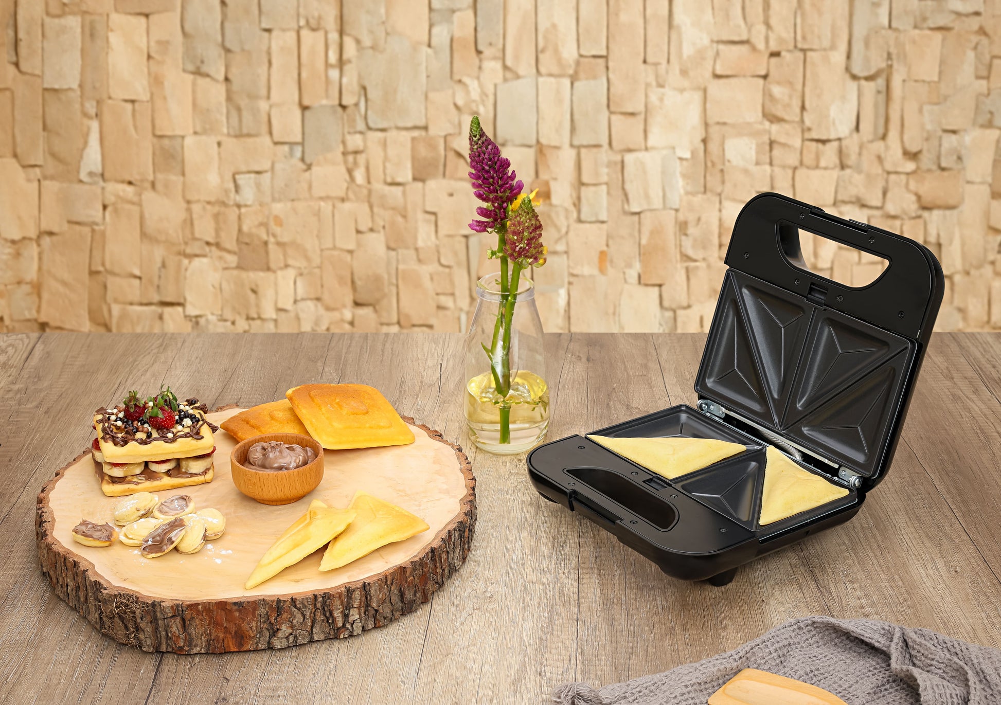 Sandwich-maker ZILAN 5 in 1 ZLN-3932, Negru/Inox 800 W, 5 tipuri de placi grill, triunghi, sandwich, waffle, nuci,
