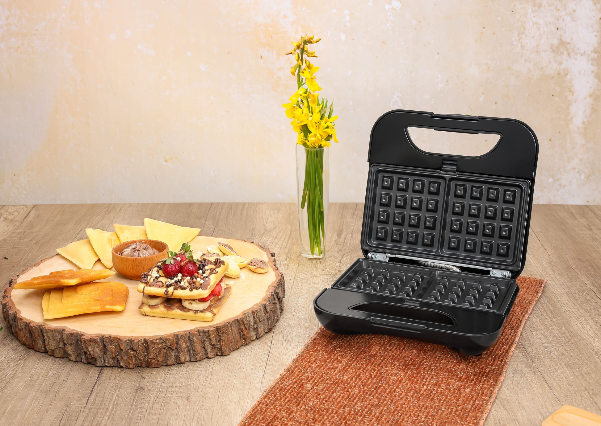 Sandwich-maker ZILAN 5 in 1 ZLN-3932, Negru/Inox 800 W, 5 tipuri de placi grill, triunghi, sandwich, waffle, nuci,