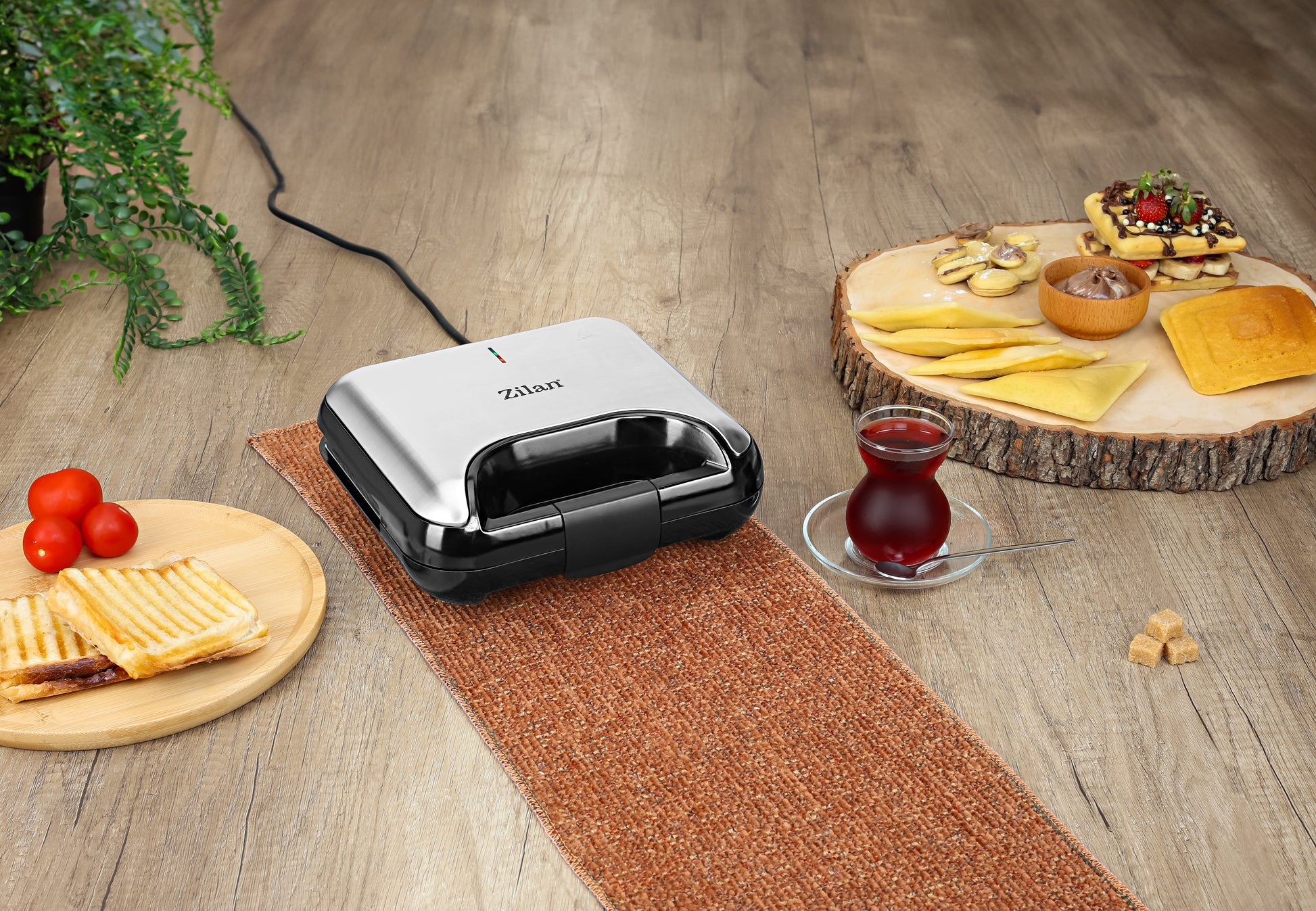 Sandwich-maker ZILAN 5 in 1 ZLN-3932, Negru/Inox 800 W, 5 tipuri de placi grill, triunghi, sandwich, waffle, nuci,