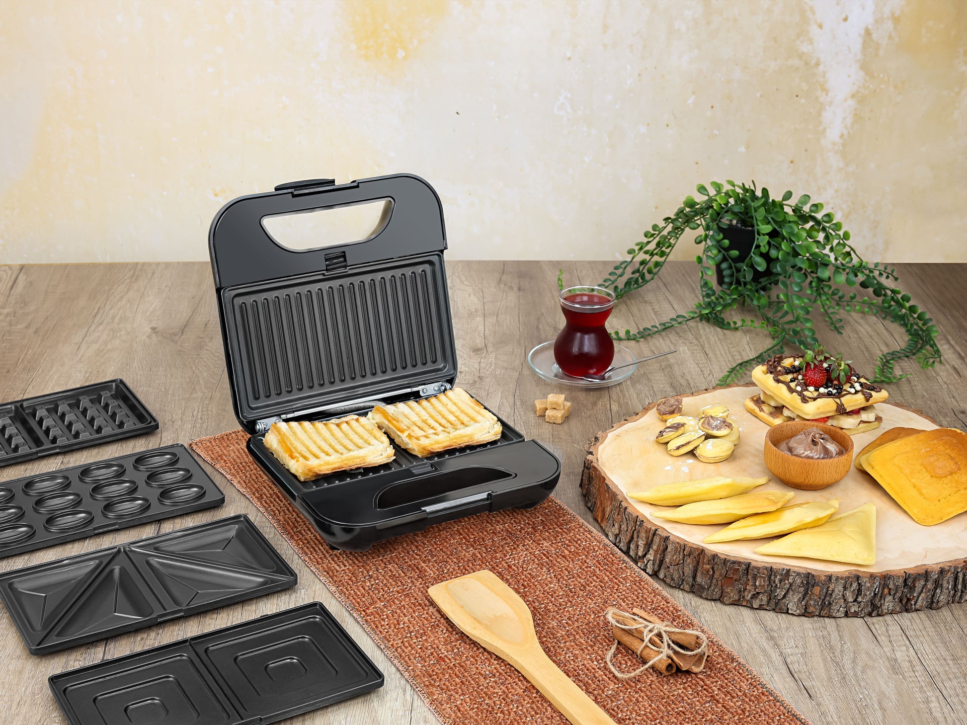 Sandwich-maker ZILAN 5 in 1 ZLN-3932, Negru/Inox 800 W, 5 tipuri de placi grill, triunghi, sandwich, waffle, nuci,